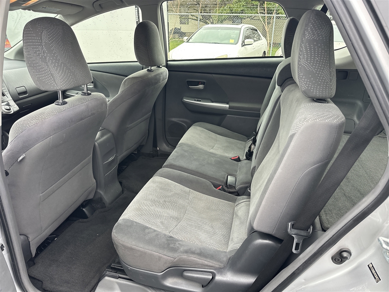 Toyota Prius V Five 2012