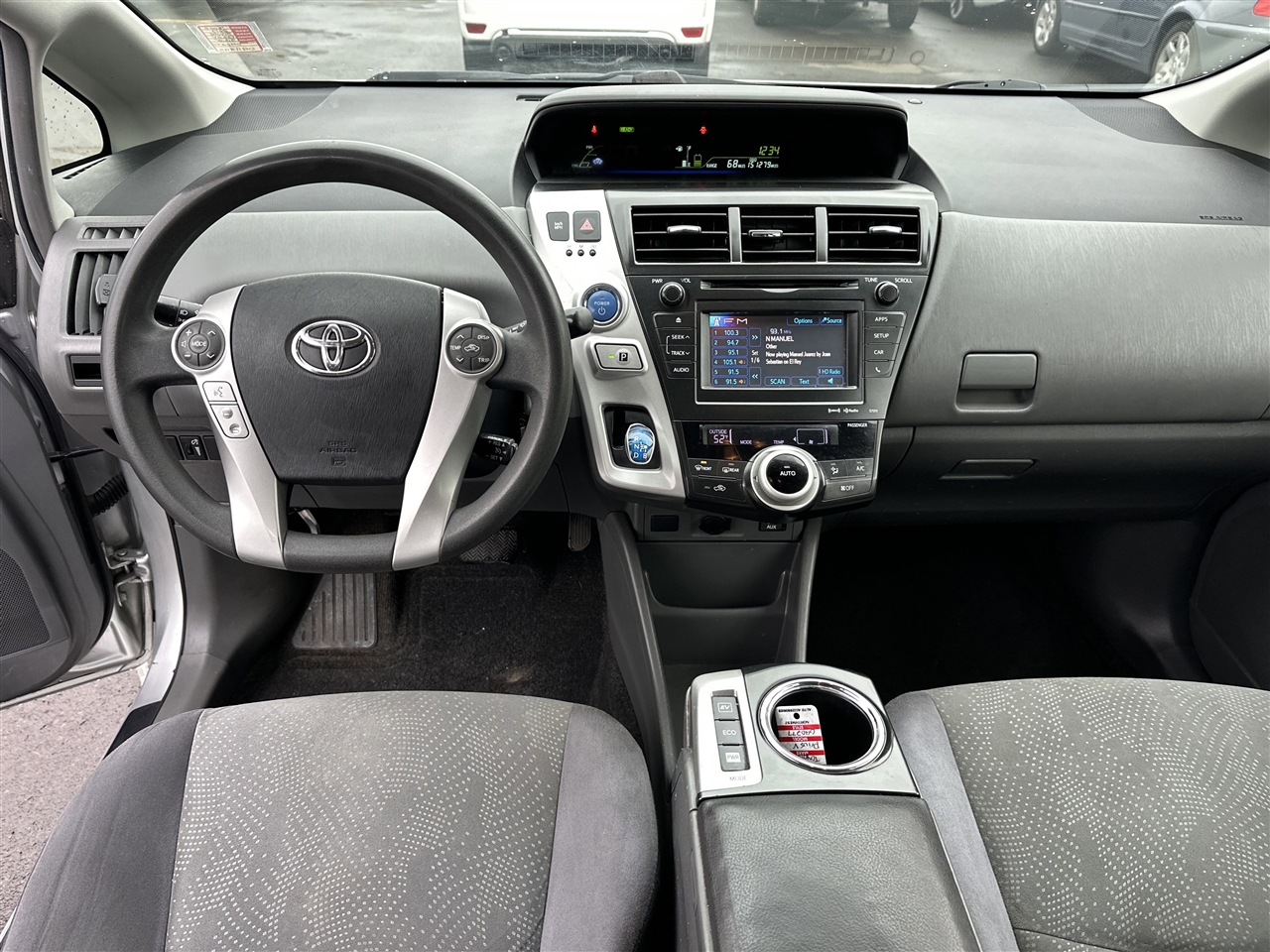 Toyota Prius V Five 2012