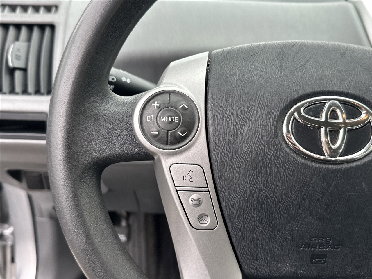 Toyota Prius V Five 2012