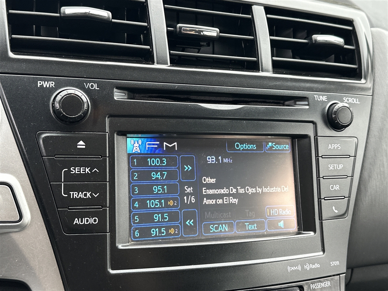 Toyota Prius V Five 2012