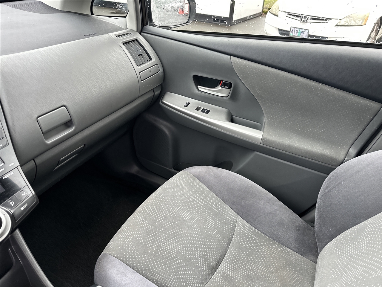 Toyota Prius V Five 2012