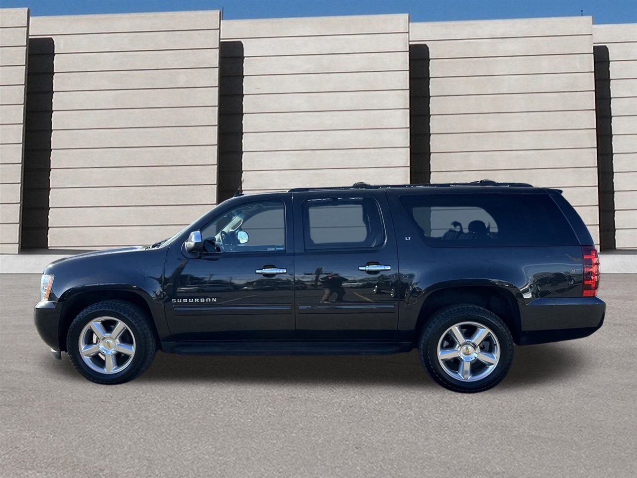 Chevrolet Suburban LTZ 1500 4WD 2013