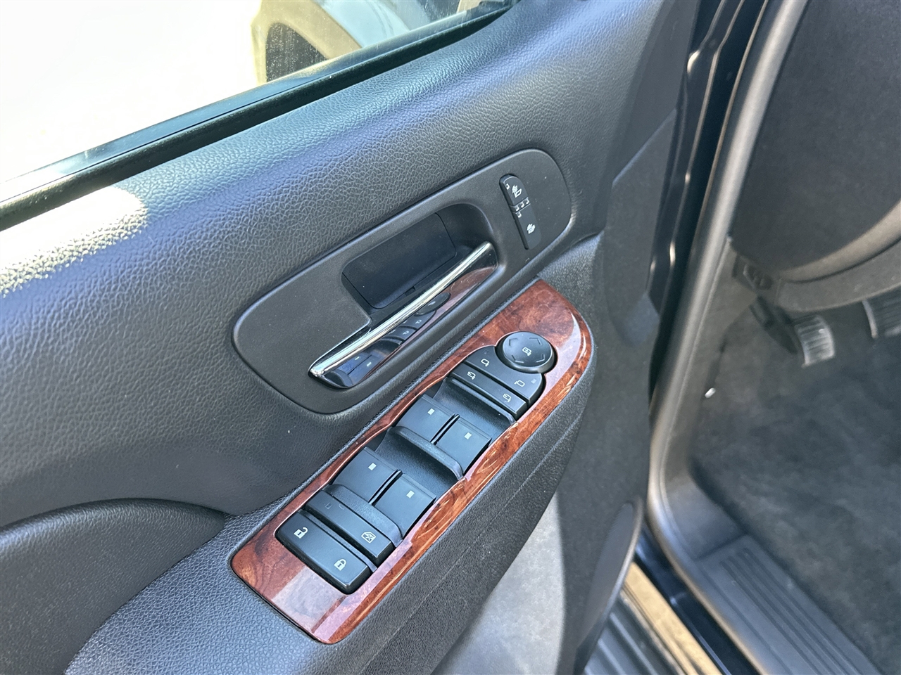 Chevrolet Suburban LTZ 1500 4WD 2013