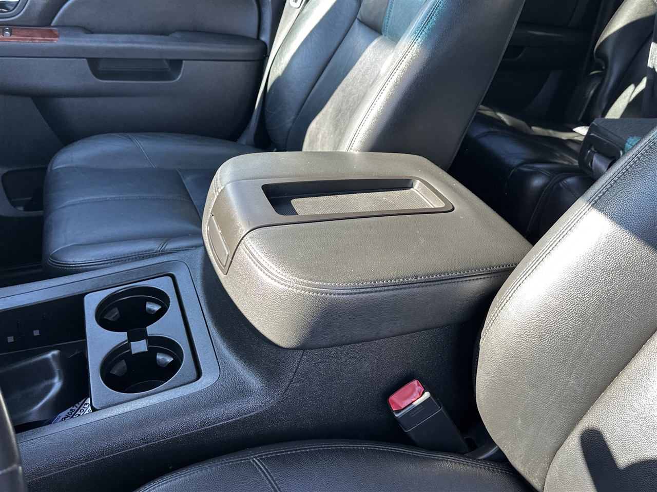 Chevrolet Suburban LTZ 1500 4WD 2013