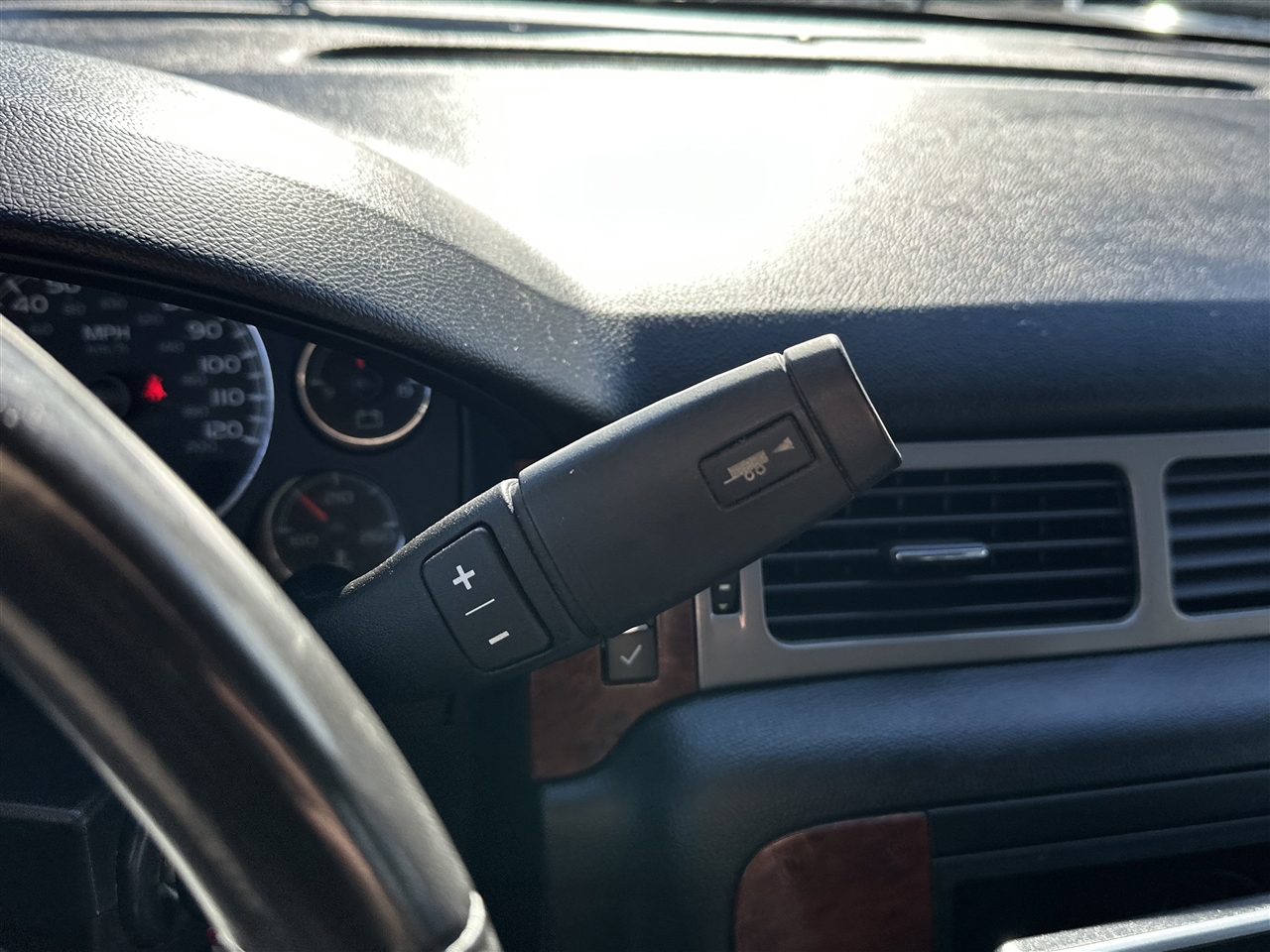 Chevrolet Suburban LTZ 1500 4WD 2013