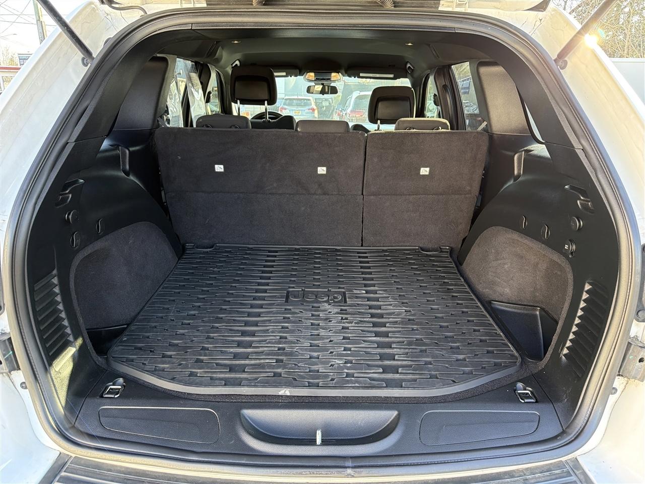 Jeep Grand Cherokee Laredo 4WD 2020