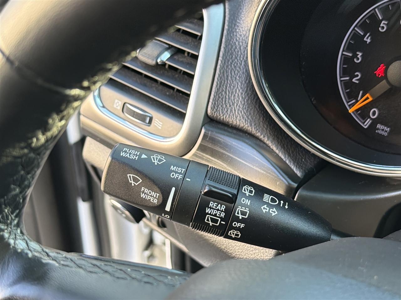 Jeep Grand Cherokee Laredo 4WD 2020