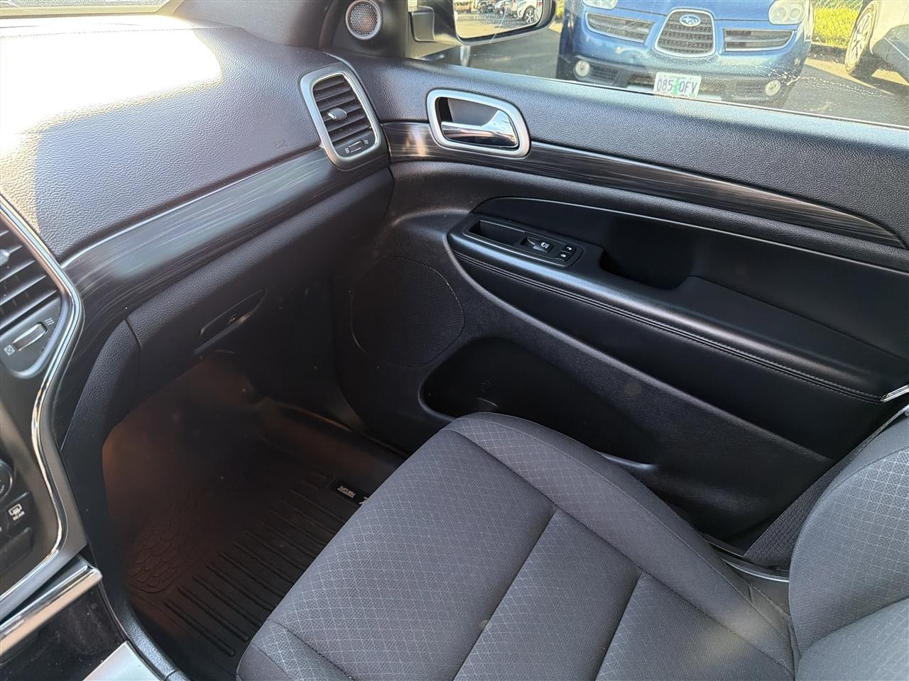 Jeep Grand Cherokee Laredo 4WD 2020