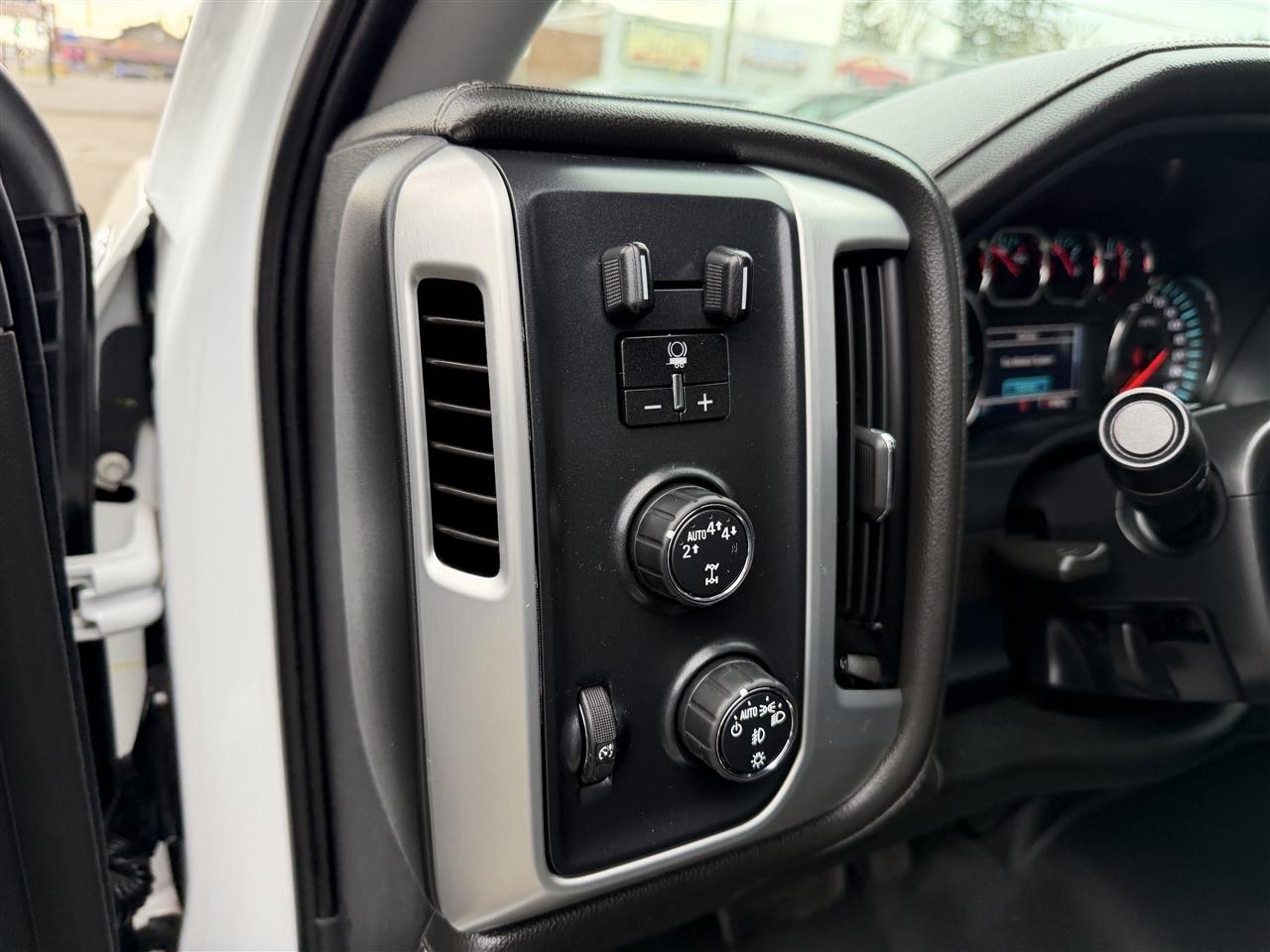 GMC Sierra 1500 SLT Crew Cab Long Box 4WD 2017