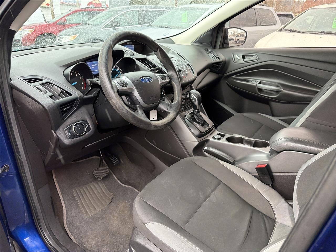 Ford Escape S FWD 2014