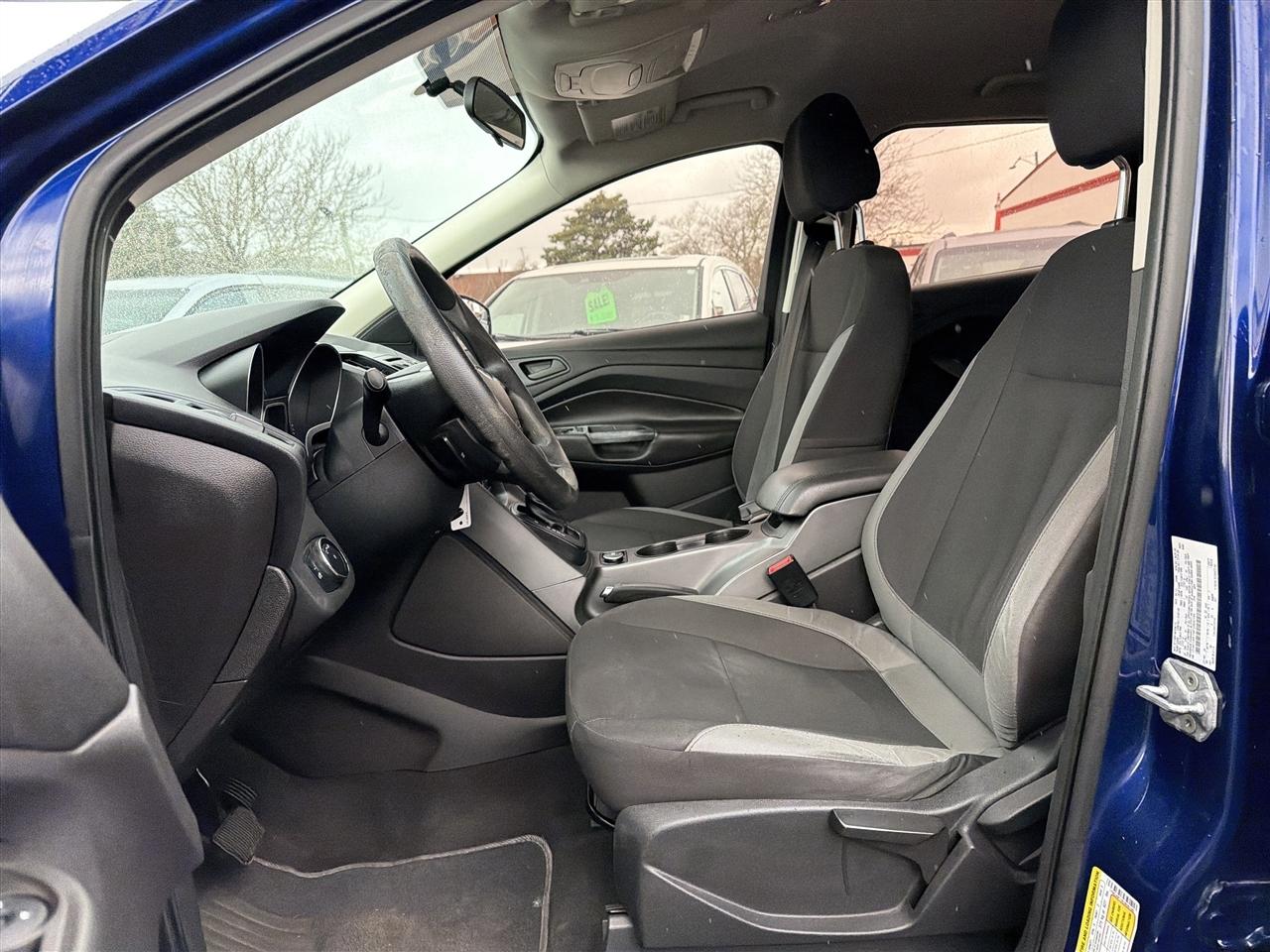 Ford Escape S FWD 2014