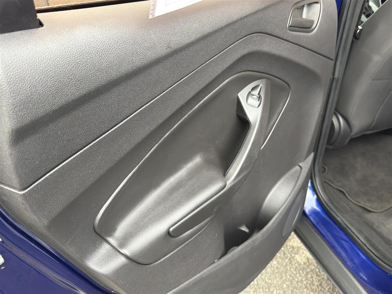 Ford Escape S FWD 2014