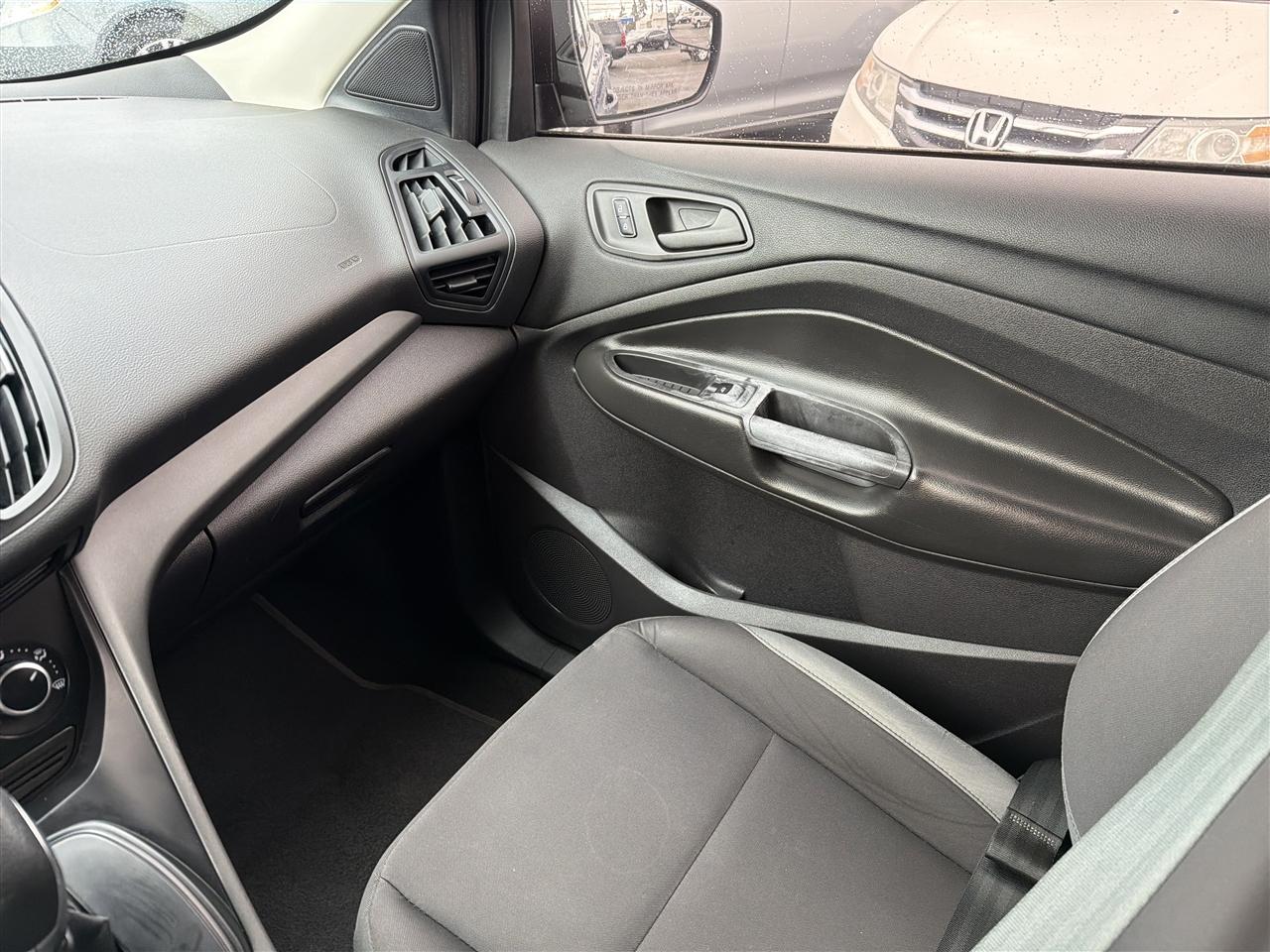 Ford Escape S FWD 2014