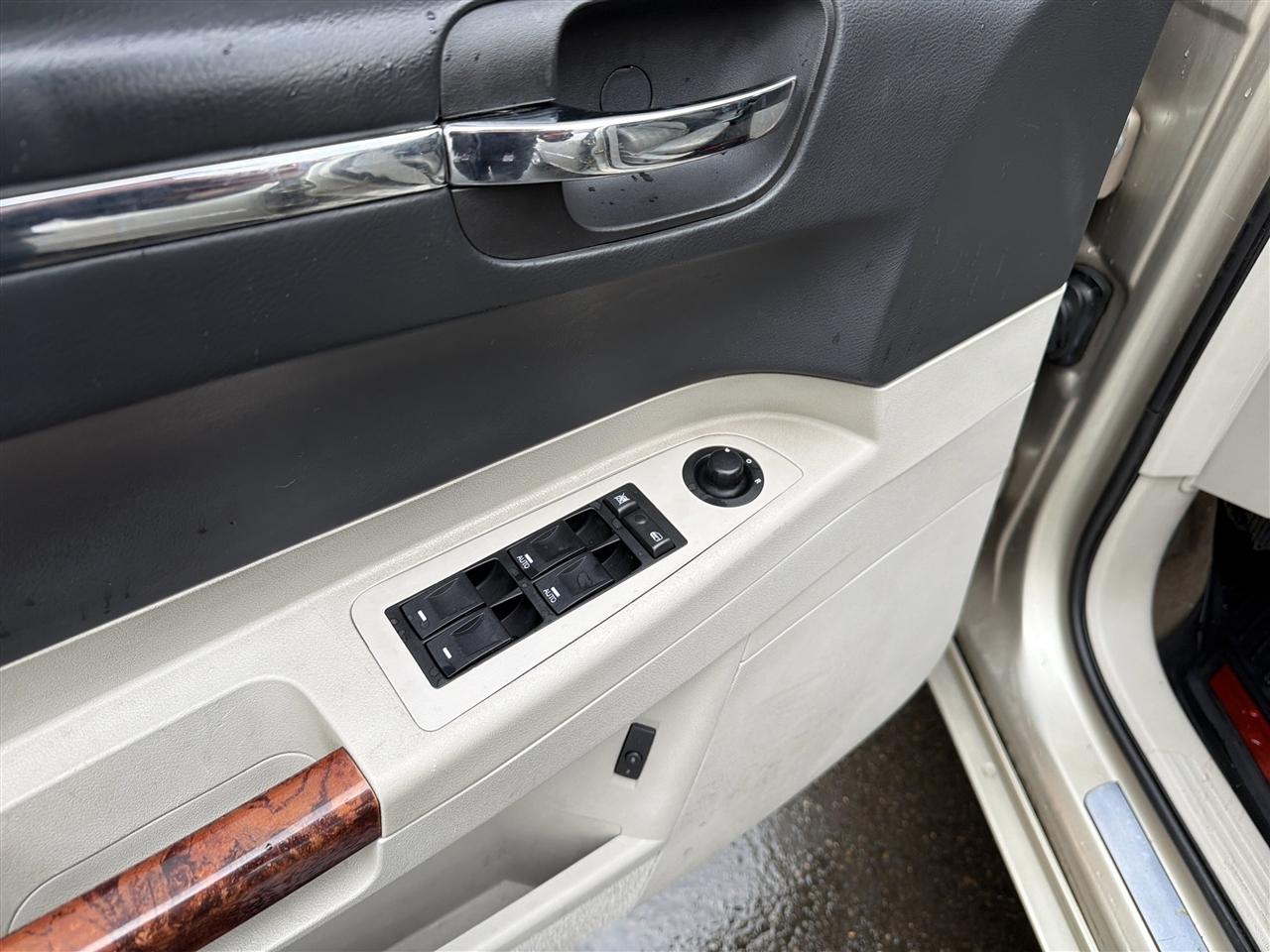 Chrysler 300 C AWD 2006