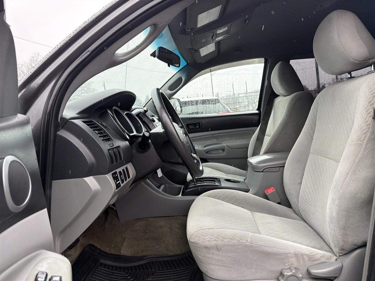 Toyota Tacoma Double Cab Auto 2WD 2011