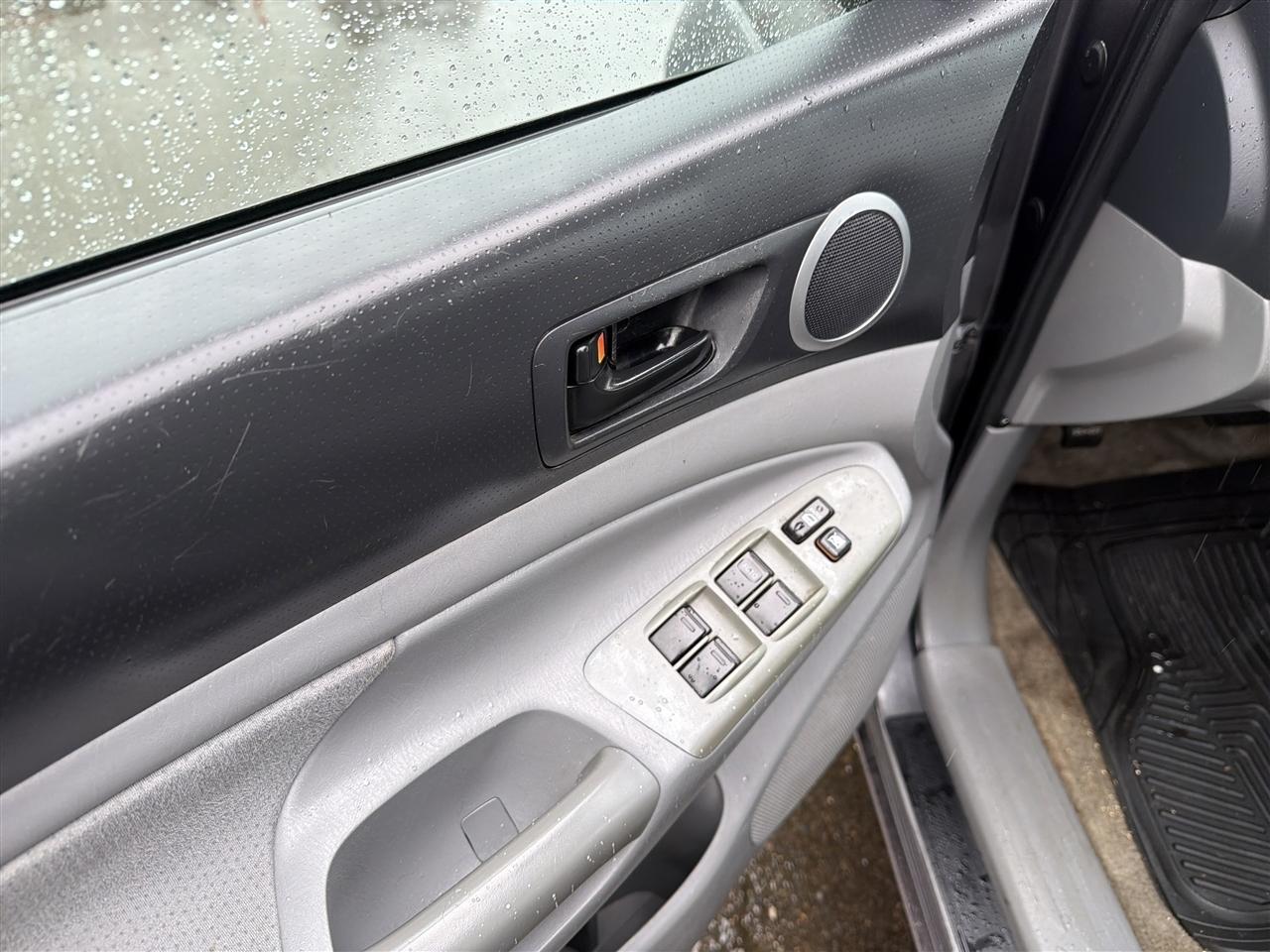 Toyota Tacoma Double Cab Auto 2WD 2011