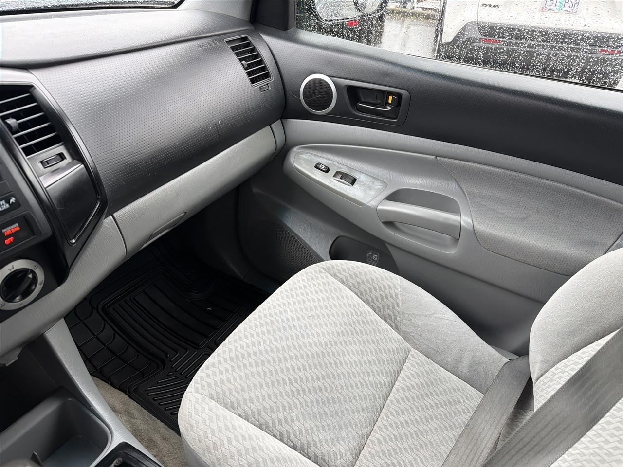 Toyota Tacoma Double Cab Auto 2WD 2011