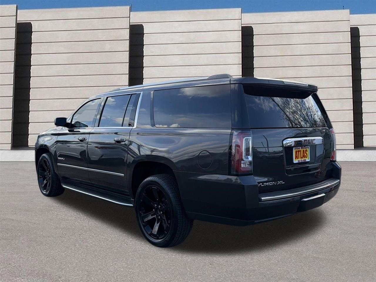 GMC Yukon XL Denali 4WD 2017