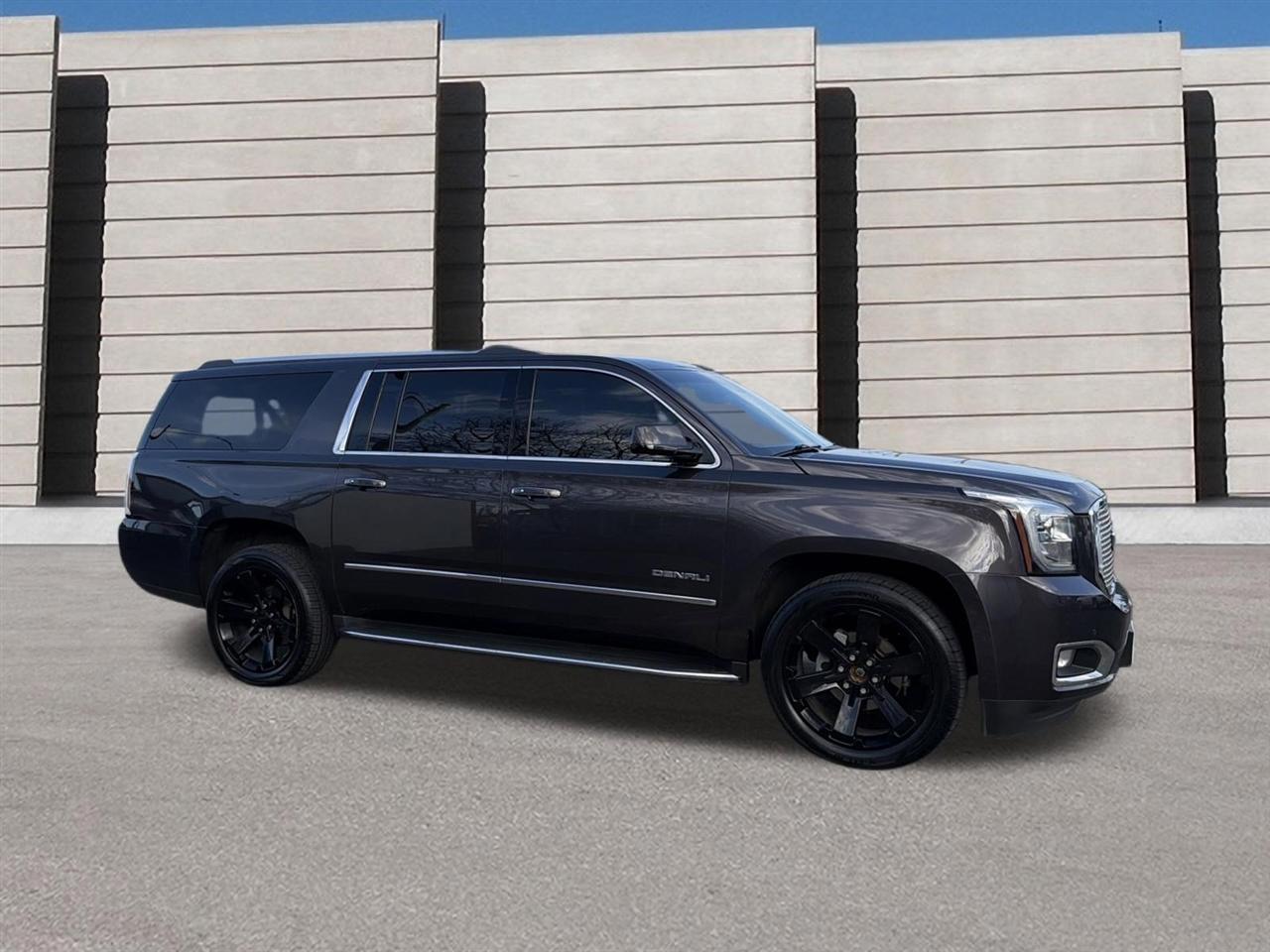 GMC Yukon XL Denali 4WD 2017