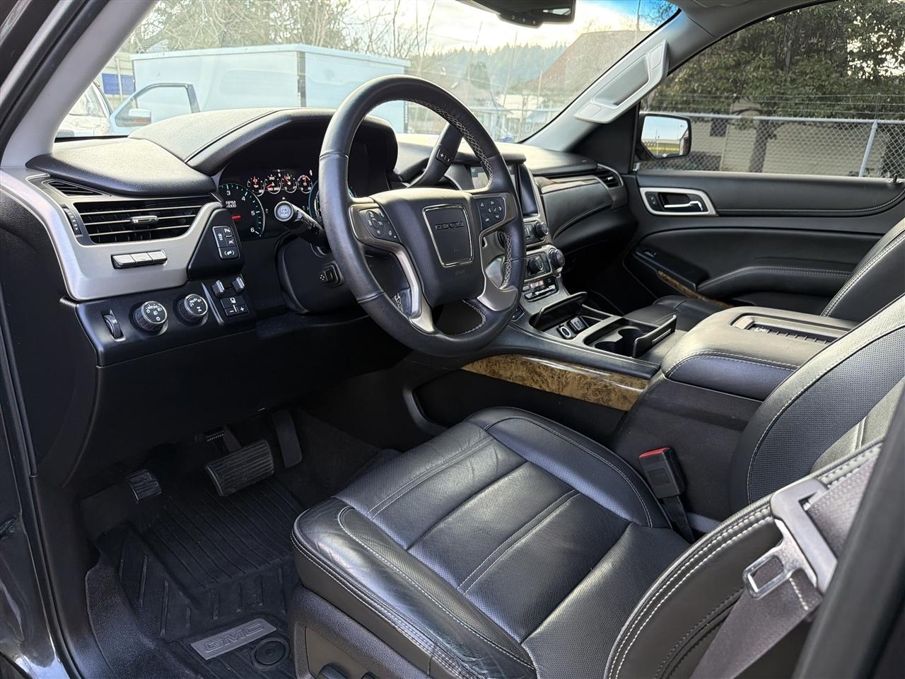 GMC Yukon XL Denali 4WD 2017