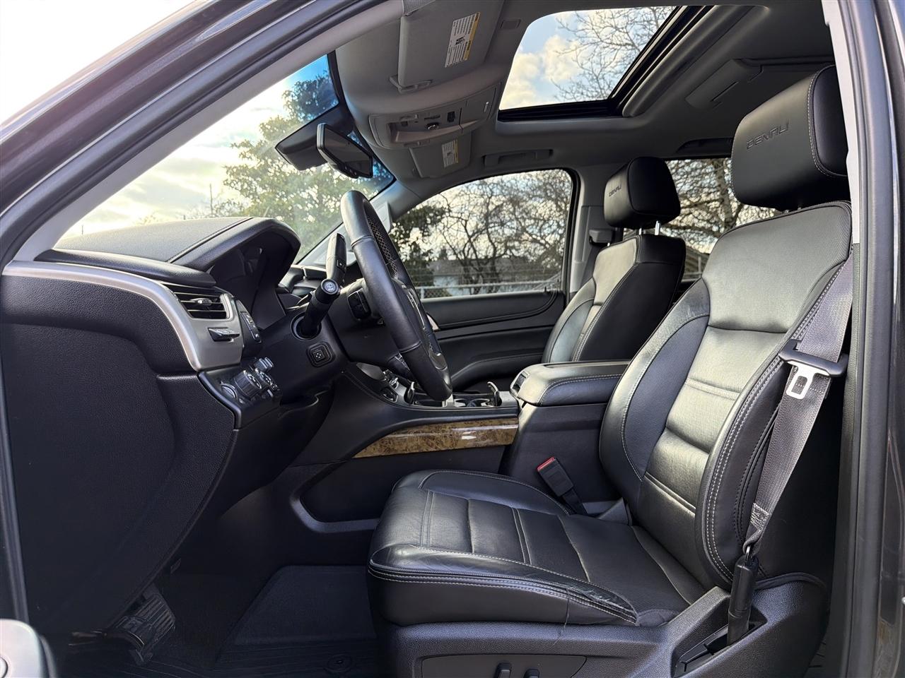 GMC Yukon XL Denali 4WD 2017