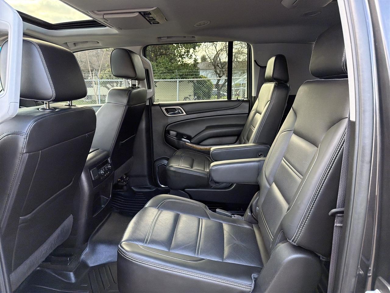 GMC Yukon XL Denali 4WD 2017