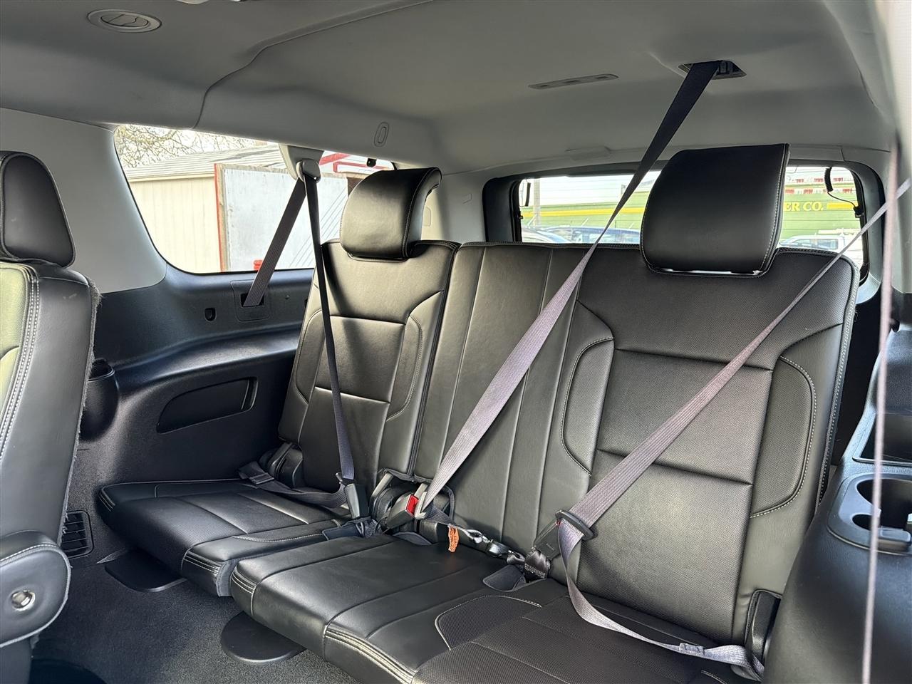 GMC Yukon XL Denali 4WD 2017