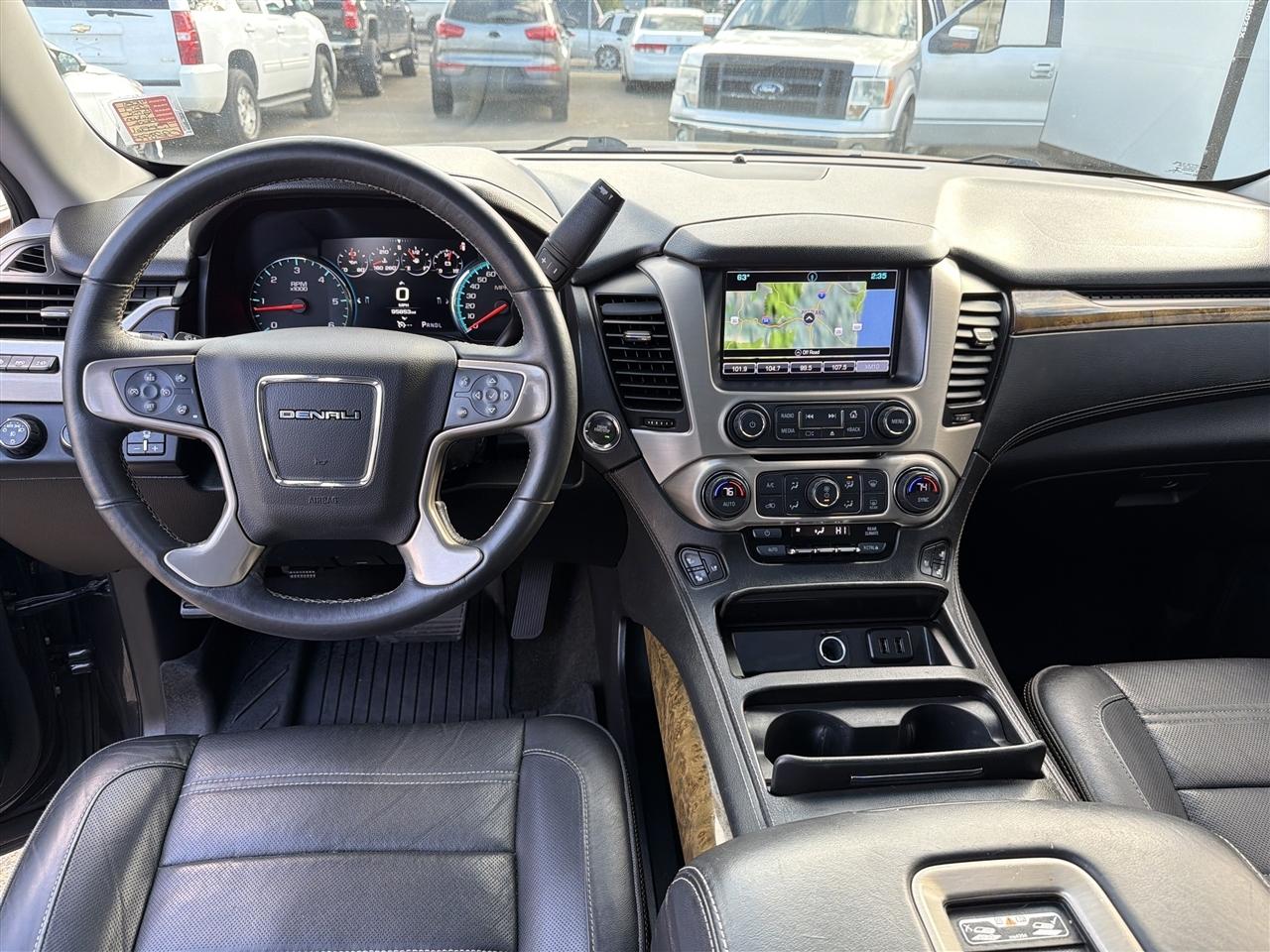 GMC Yukon XL Denali 4WD 2017