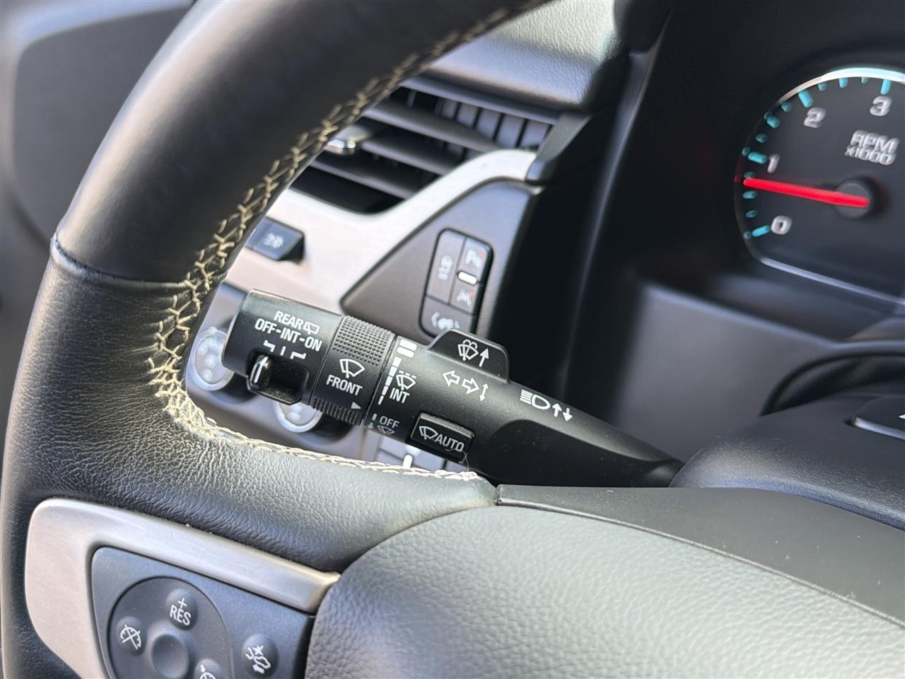 GMC Yukon XL Denali 4WD 2017