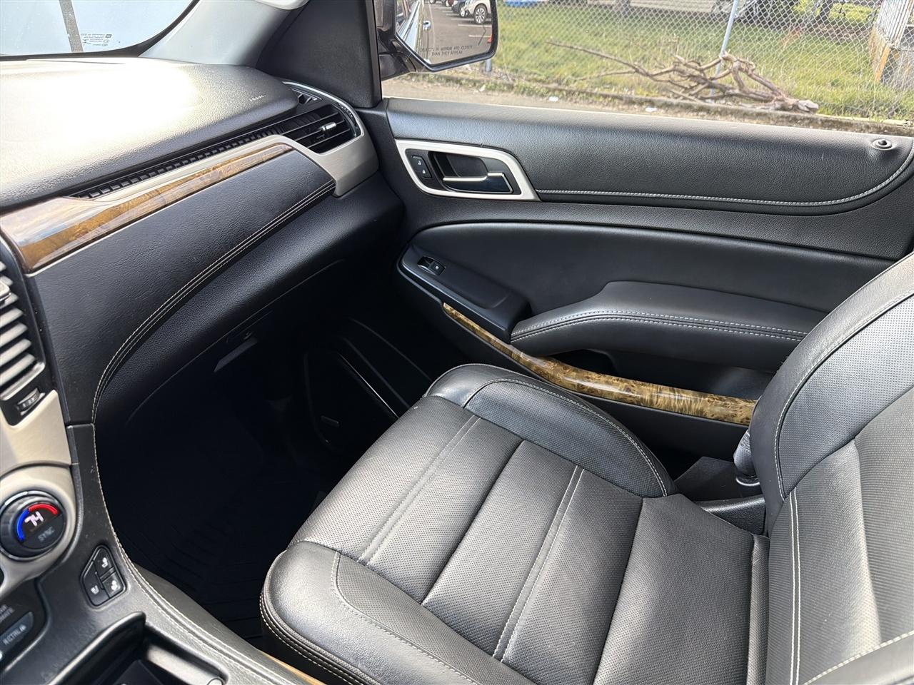 GMC Yukon XL Denali 4WD 2017