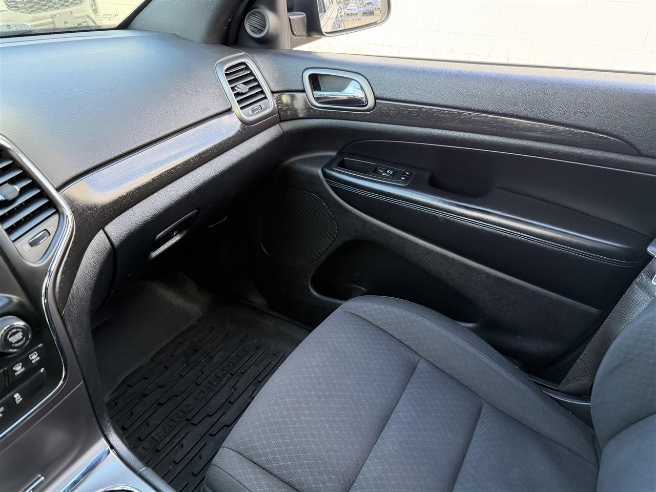 Jeep Grand Cherokee Laredo 4WD 2018