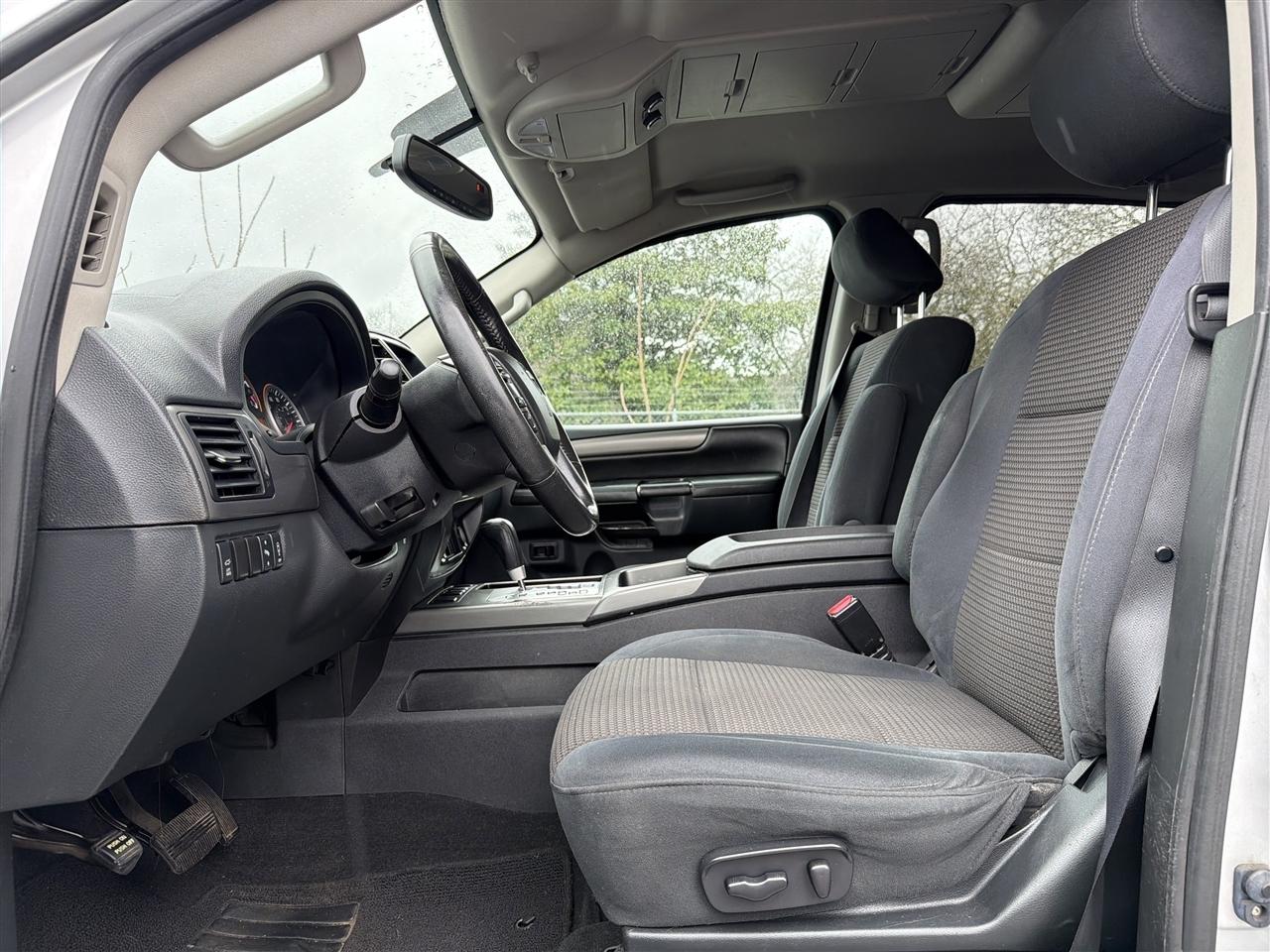 Nissan Armada SV 4WD 2014