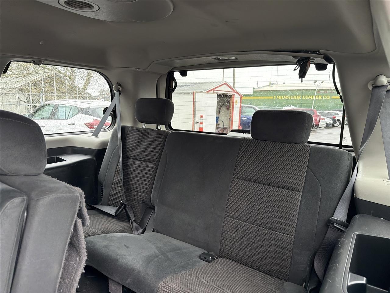 Nissan Armada SV 4WD 2014