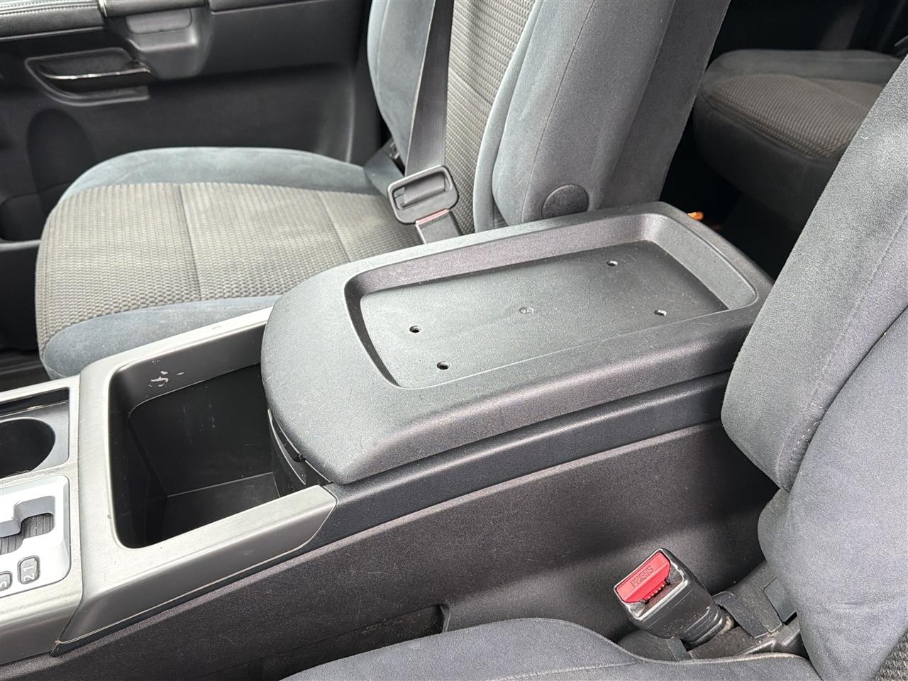 Nissan Armada SV 4WD 2014