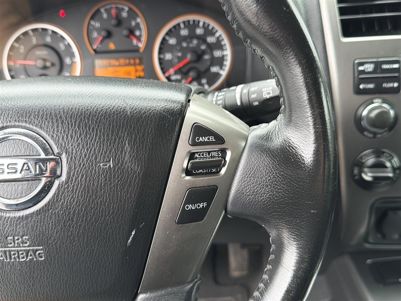 Nissan Armada SV 4WD 2014