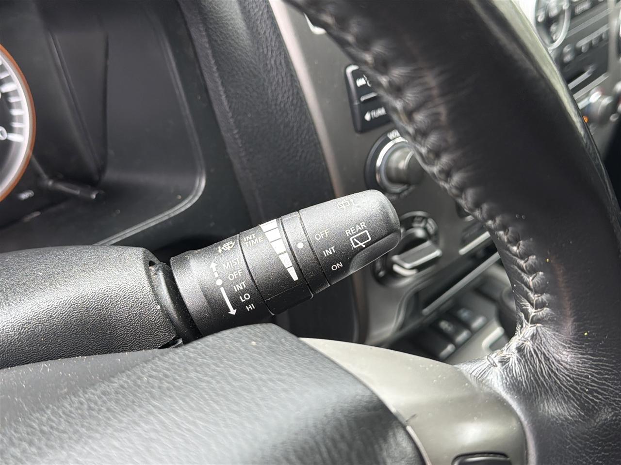 Nissan Armada SV 4WD 2014