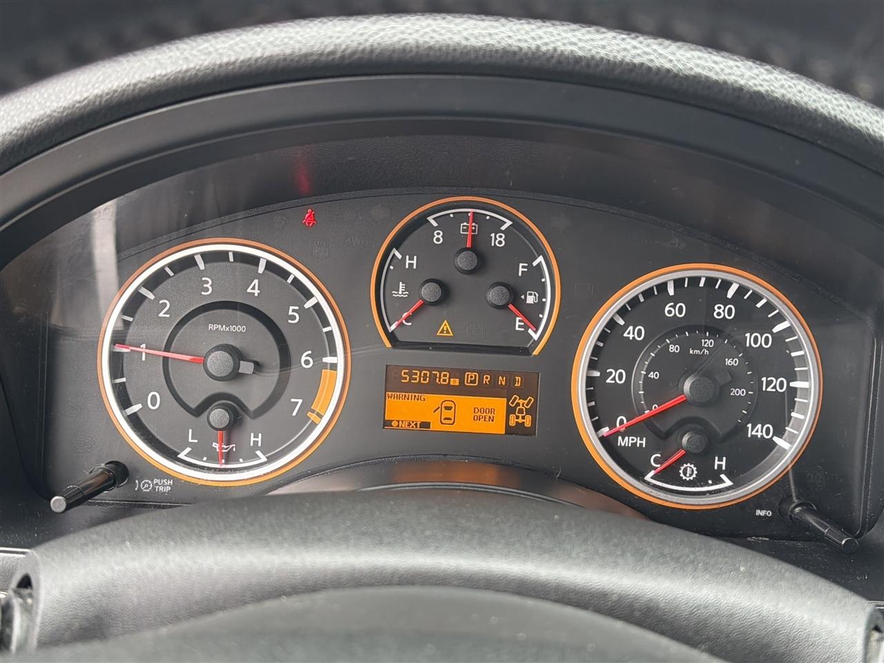 Nissan Armada SV 4WD 2014