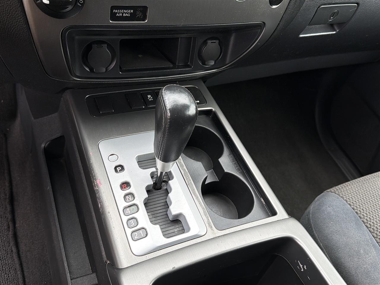 Nissan Armada SV 4WD 2014