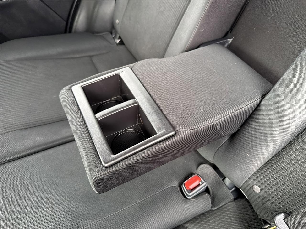 Toyota RAV4 LE FWD 2017