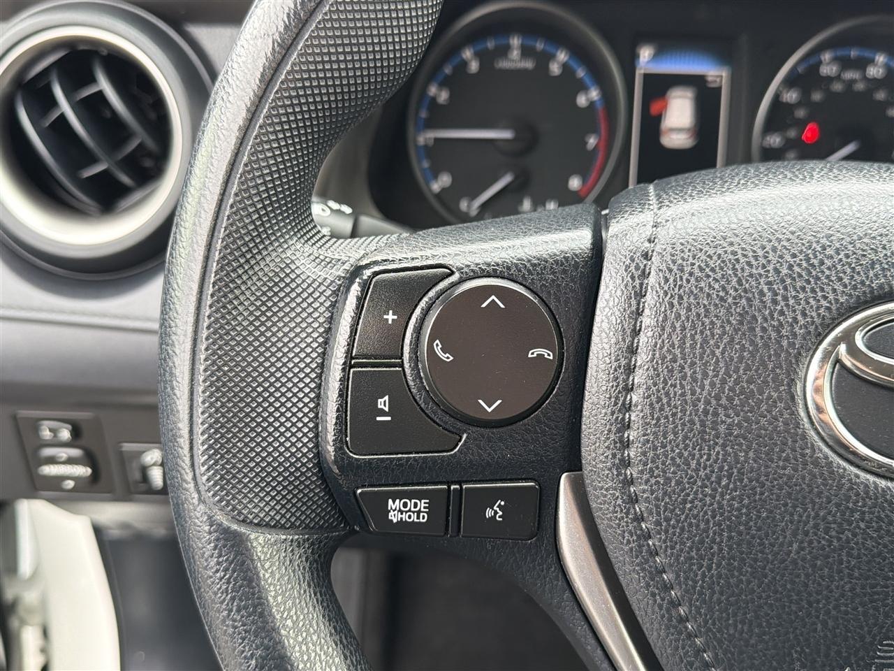 Toyota RAV4 LE FWD 2017