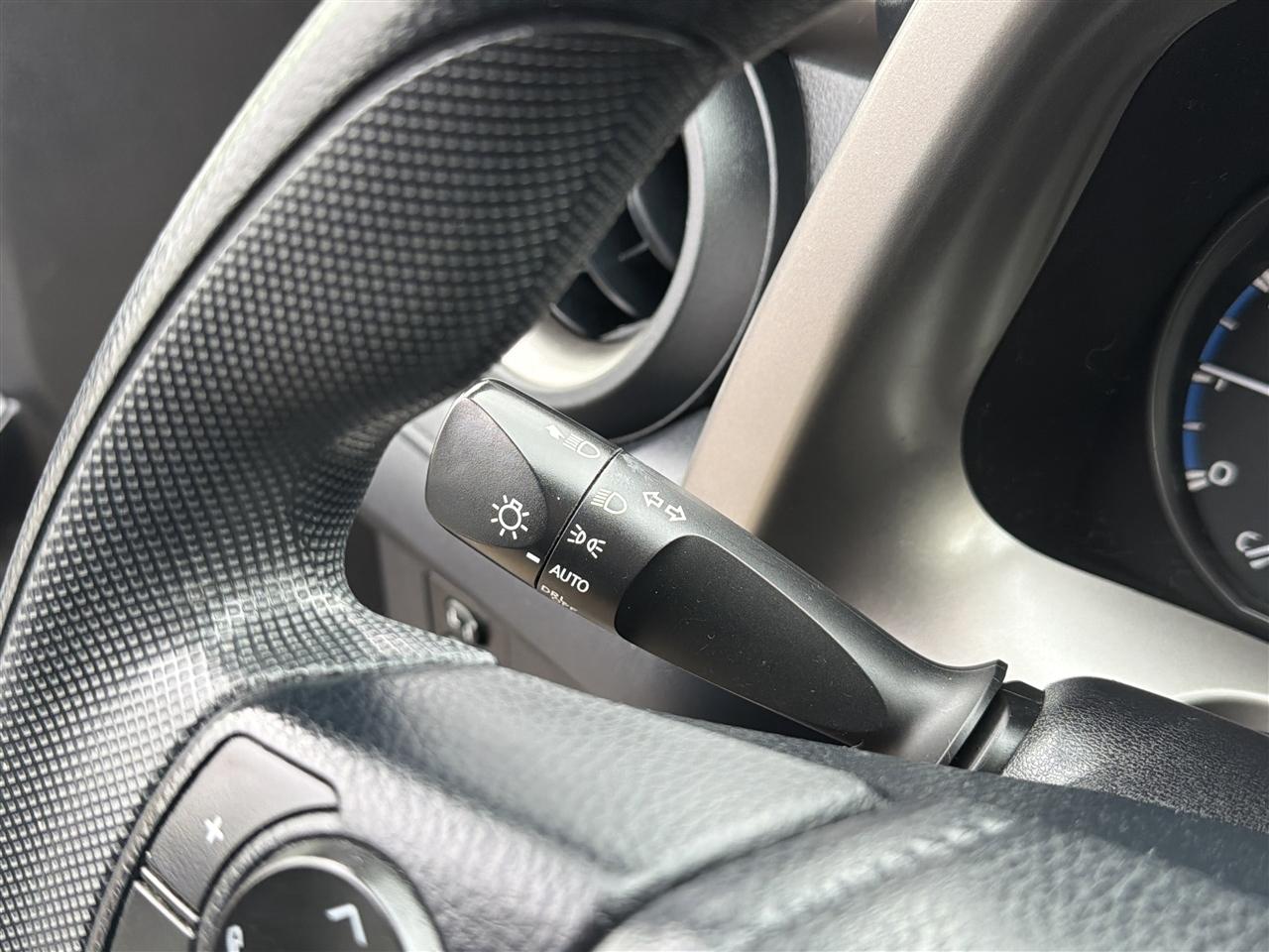 Toyota RAV4 LE FWD 2017