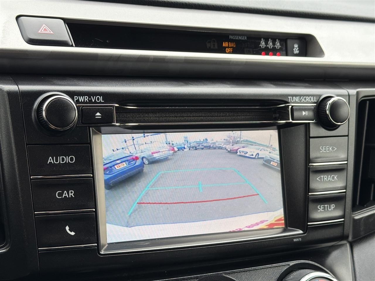 Toyota RAV4 LE FWD 2017