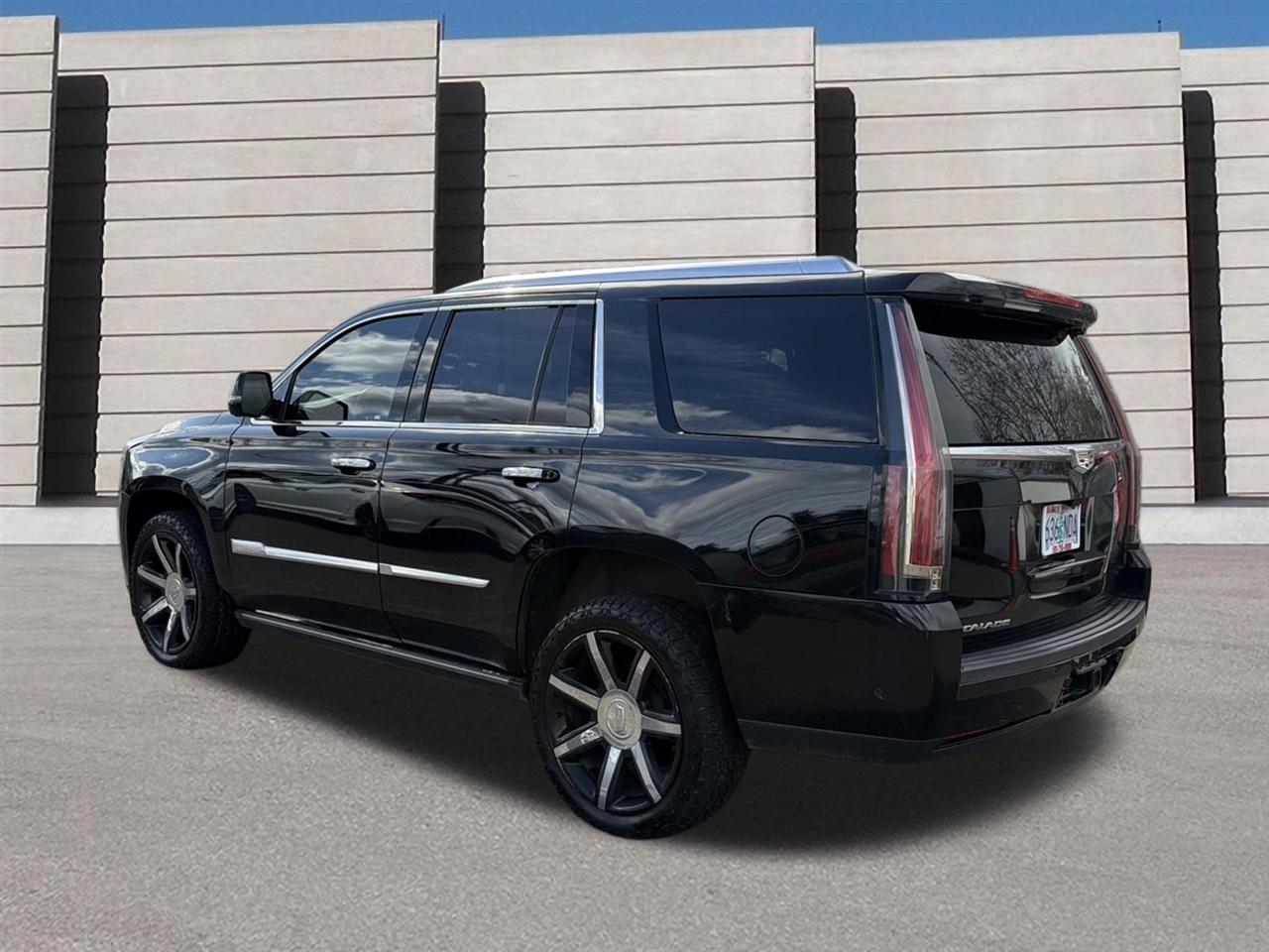 Cadillac Escalade Premium 4WD 2017