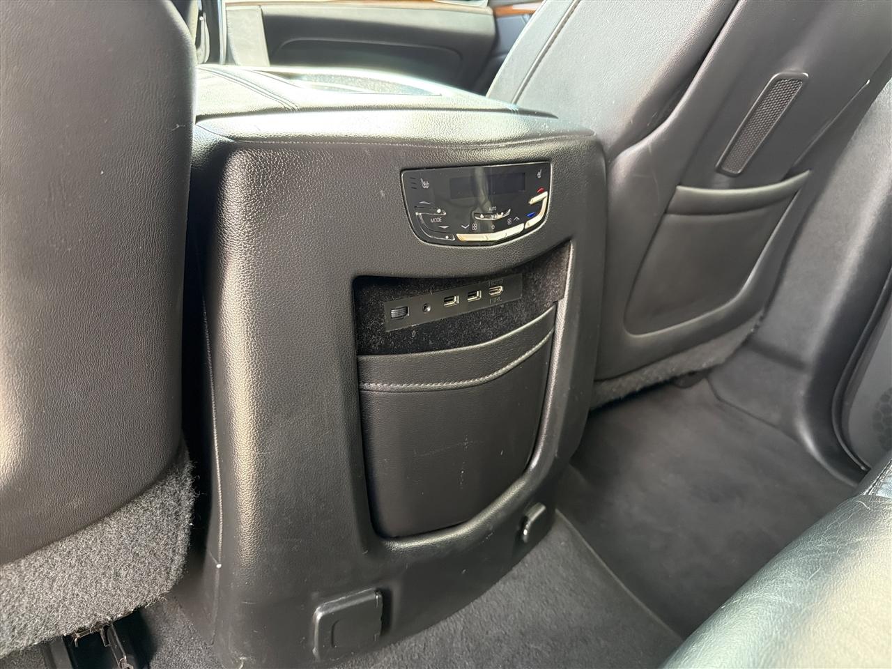 Cadillac Escalade Premium 4WD 2017