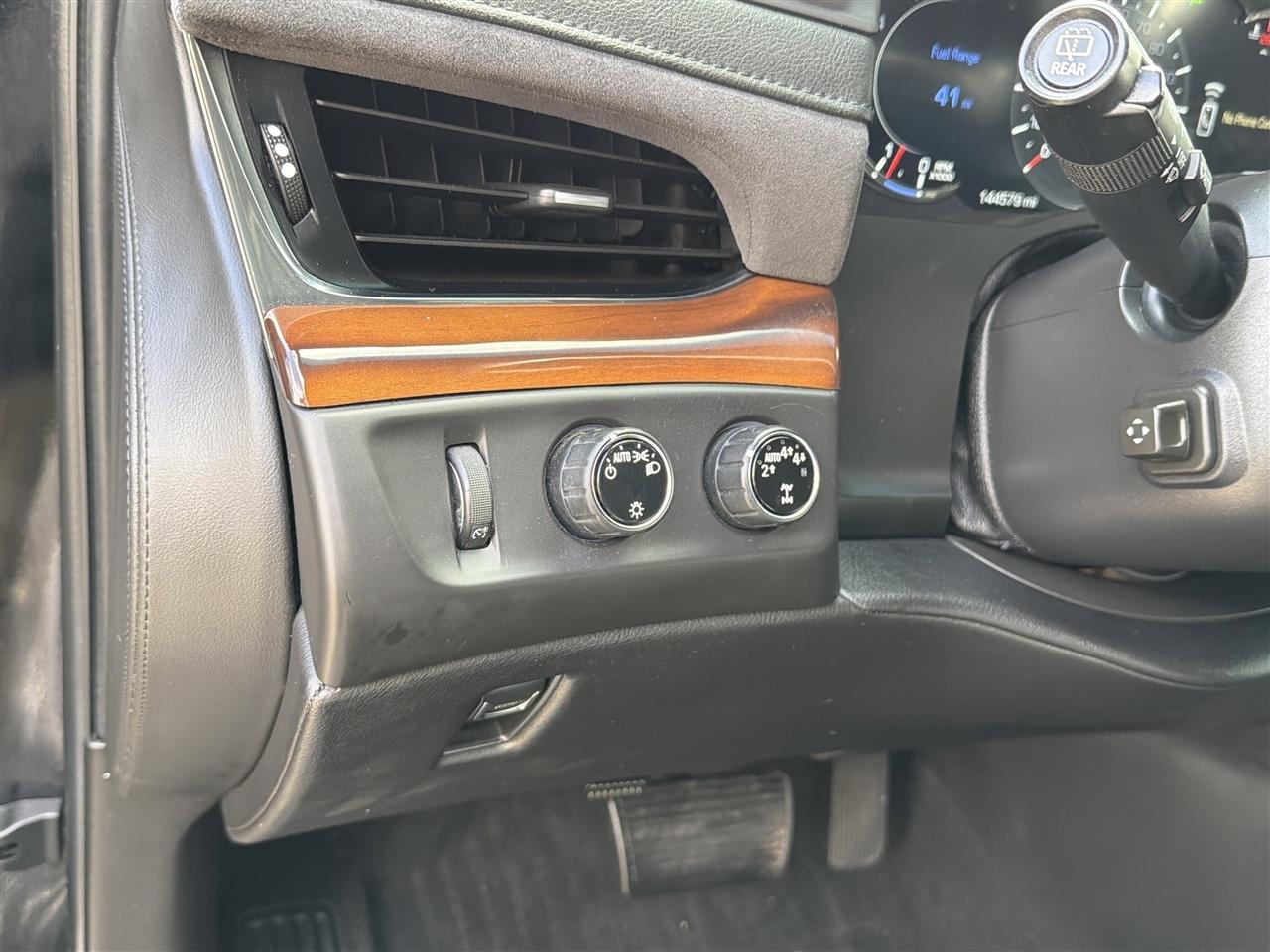 Cadillac Escalade Premium 4WD 2017