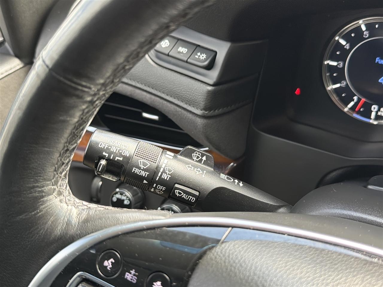 Cadillac Escalade Premium 4WD 2017