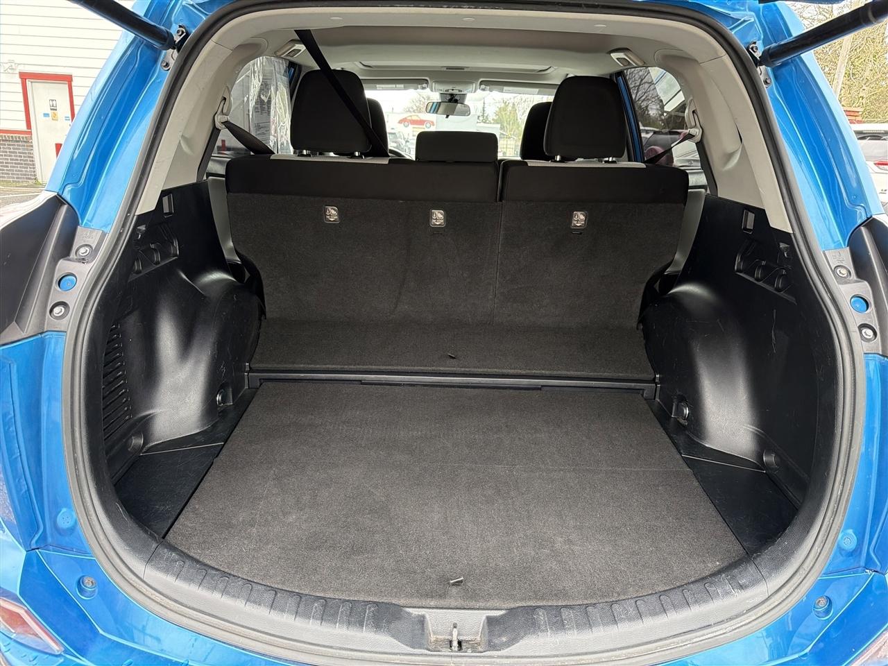 Toyota RAV4 Hybrid XLE 2017