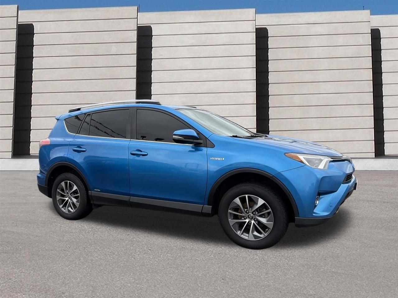 Toyota RAV4 Hybrid XLE 2017