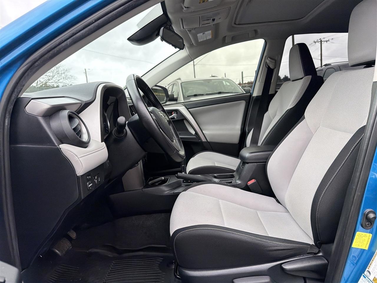 Toyota RAV4 Hybrid XLE 2017