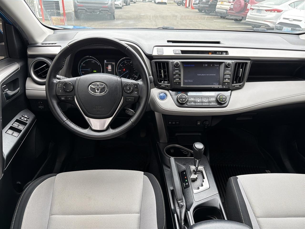 Toyota RAV4 Hybrid XLE 2017